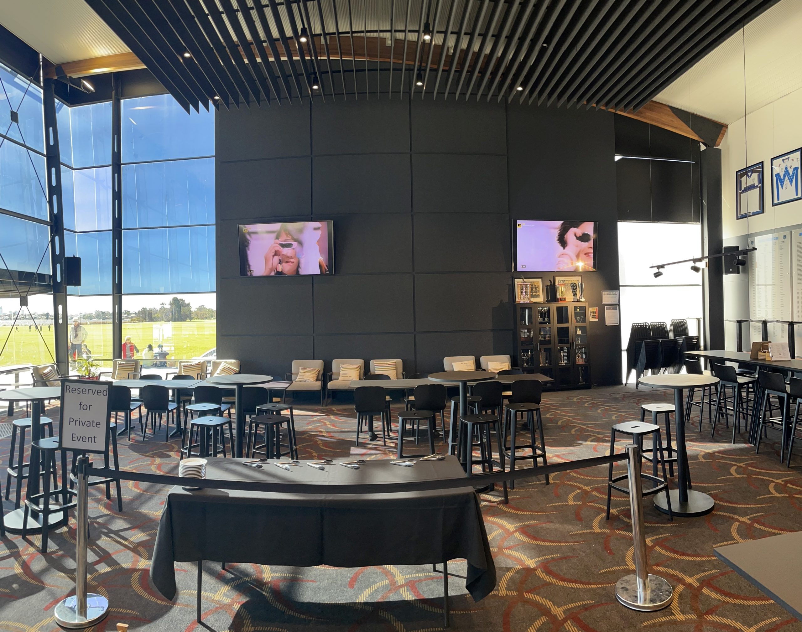 MAIN RESTAURANT AND BAR AREA